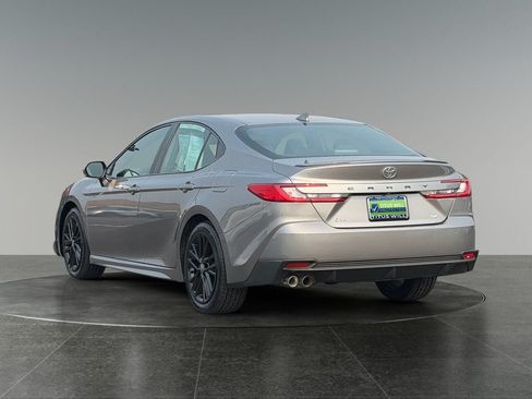 Used 2025 Toyota Camry SE FWD image 7