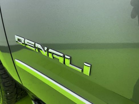 Used 2018 GMC Yukon Denali w/ Open Road Package AWD/4WD image 14