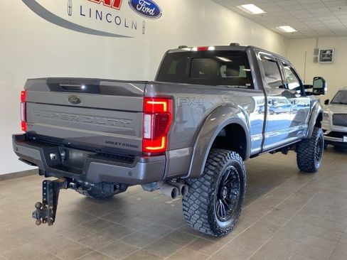 Used 2022 Ford F250 Lariat w/ Black Appearance Package AWD/4WD image 8