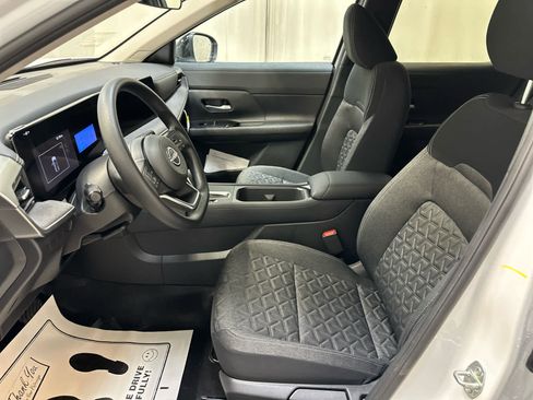 New 2026 Nissan Kicks SV w/ Cold Weather Package AWD/4WD image 4