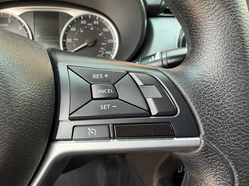 Used 2021 Nissan Versa S FWD image 33