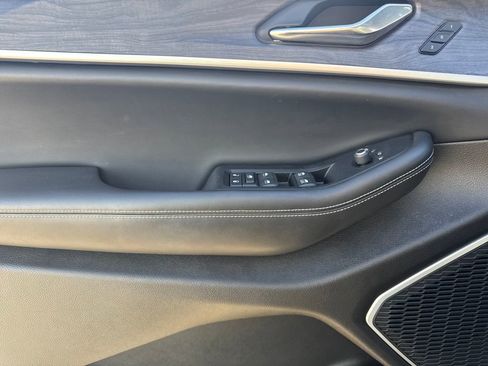 Used 2024 Jeep Grand Cherokee L Limited w/ Black Appearance Package image 21