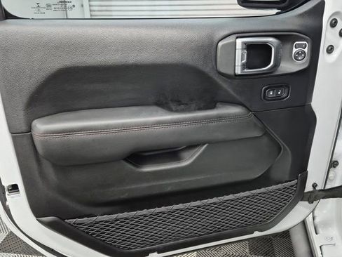 Used 2018 Jeep Wrangler Unlimited Rubicon image 16