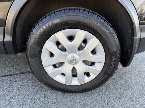 Used 2020 Nissan Rogue Sport S image 12