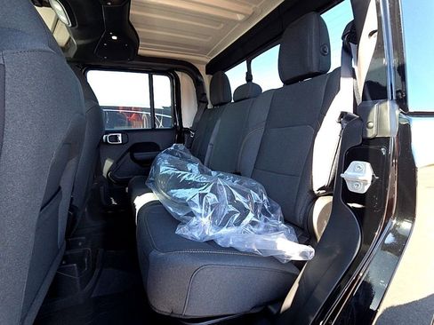 New 2026 Jeep Gladiator Sport image 9