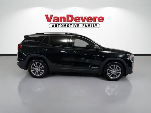 Used 2022 GMC Terrain SLT w/ Tech Package FWD image 11
