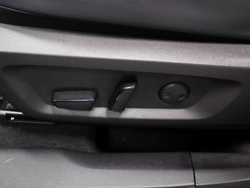 Used 2023 Mitsubishi Outlander SE image 25