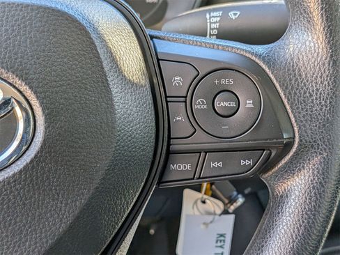 Used 2025 Toyota Corolla LE image 19