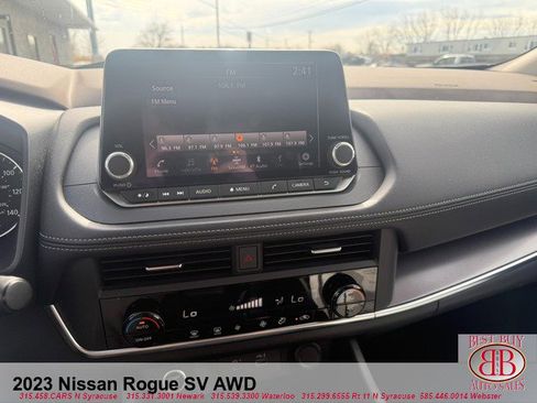 Used 2023 Nissan Rogue SV image 11
