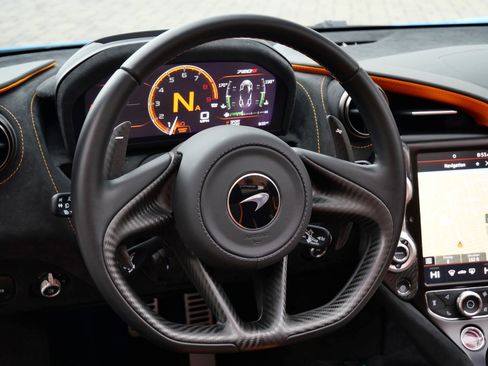 Used 2022 McLaren 720S Performance image 9