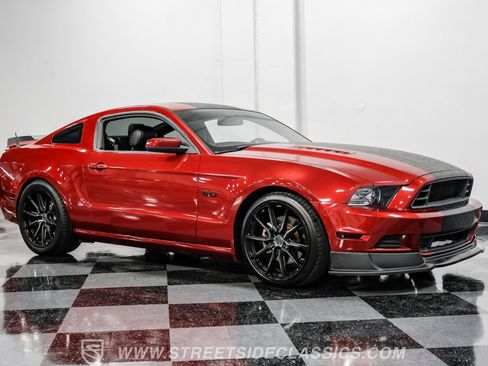 Used 2014 Ford Mustang GT Premium image 15