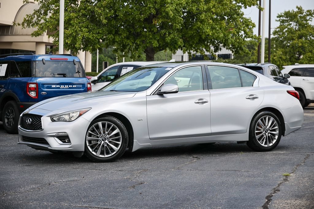 Used 2018 INFINITI Q50 Luxe w/ Essential Package (3.0T Luxe) AWD/4WD image 19
