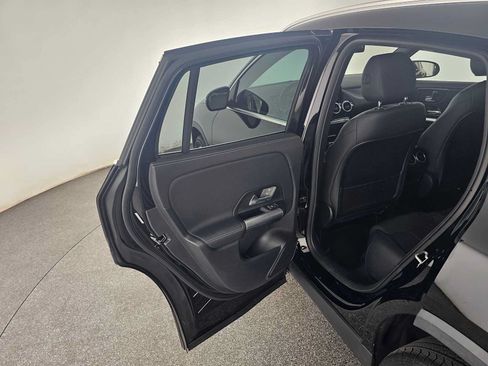 Certified 2025 Mercedes-Benz GLA 250 image 15