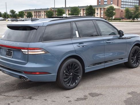 New 2026 Lincoln Aviator Reserve w/ Jet Appearance Package RWD image 6