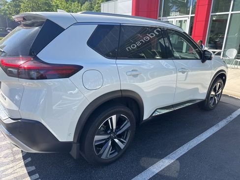 Certified 2023 Nissan Rogue Platinum w/ Platinum Premium Package FWD image 5