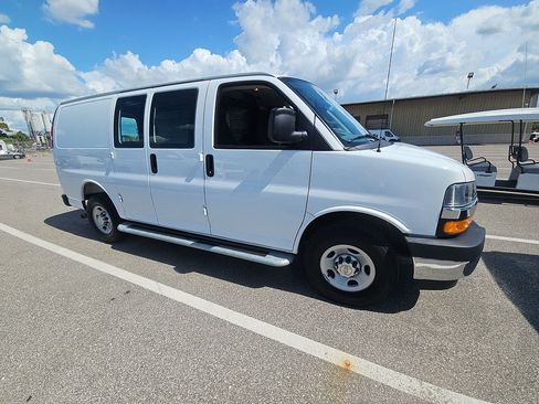 Certified 2025 Chevrolet Express 2500 w/ Driver Convenience Package RWD image 3