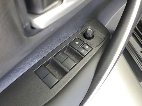 Used 2025 Toyota Corolla SE image 21