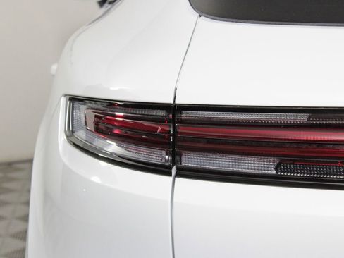 Certified 2026 Porsche Cayenne AWD/4WD image 12