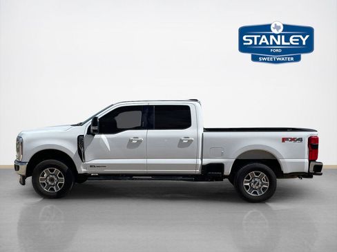 Used 2024 Ford F250 Lariat w/ FX4 Off-Road Package AWD/4WD image 4