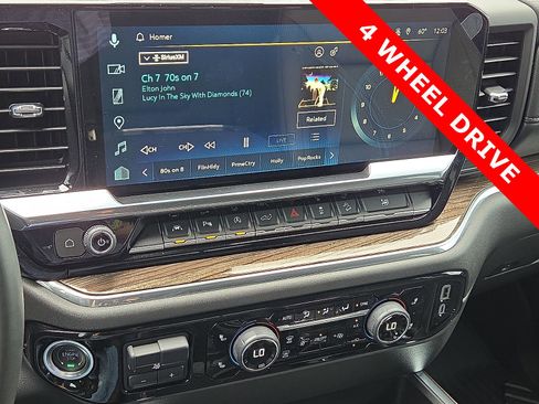 Used 2024 Chevrolet Silverado 1500 LT Trail Boss w/ LT Trail Boss Premium Package image 16