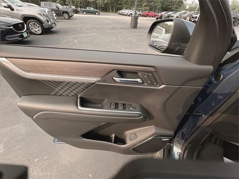 New 2026 GMC Acadia Denali w/ Super Cruise Package image 23