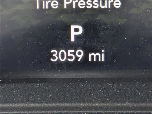 Used 2025 Jeep Wrangler Willys image 13