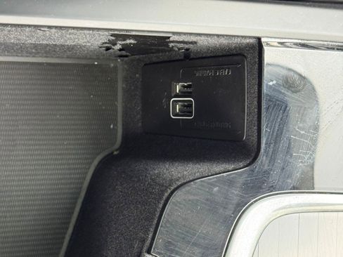 Used 2018 Volvo XC90 T8 Momentum w/ Convenience Package image 33