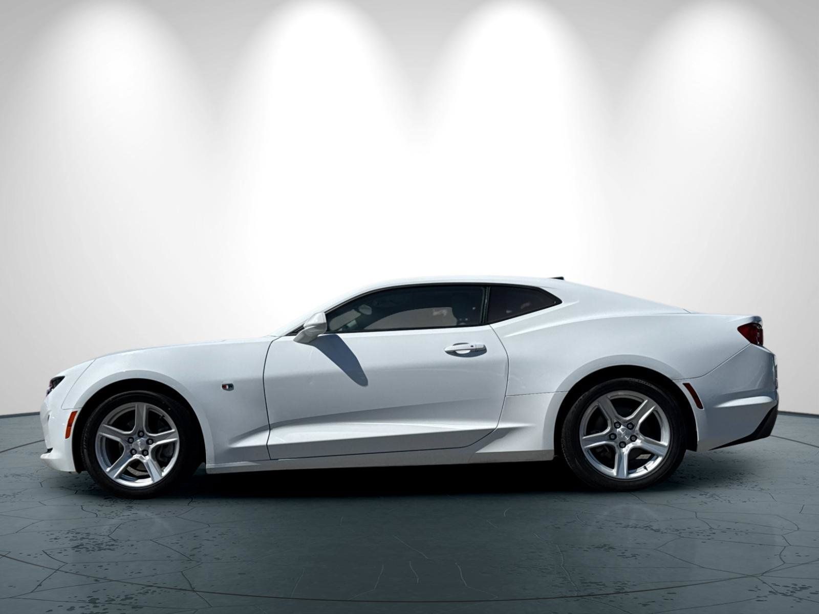 Used 2023 Chevrolet Camaro LT RWD image 7