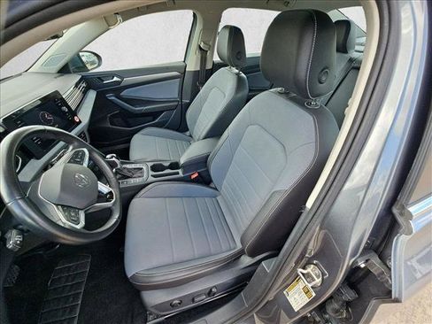 Used 2025 Volkswagen Jetta SE FWD image 15