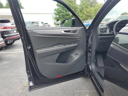 New 2026 Volkswagen Atlas Cross Sport SE image 17