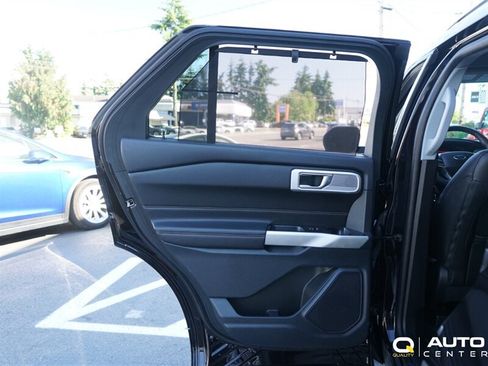 Used 2022 Ford Explorer Limited w/ Class IV Trailer Tow Package AWD/4WD image 24