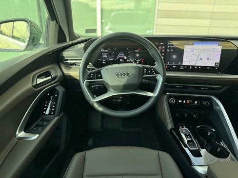 New 2025 Audi Q5 Premium image 11