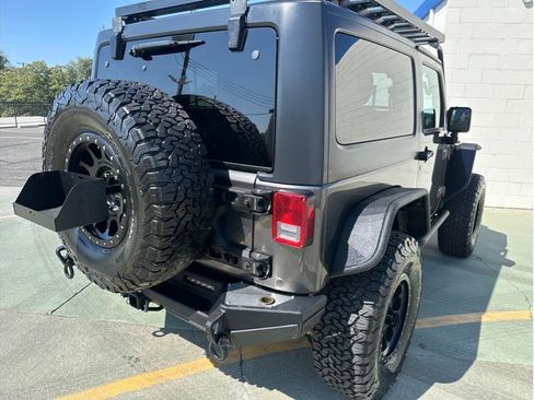 Used 2018 Jeep Wrangler Sport image 10