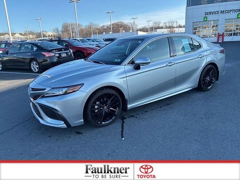 Used 2022 Toyota Camry XSE w/ Navigation Package image 17