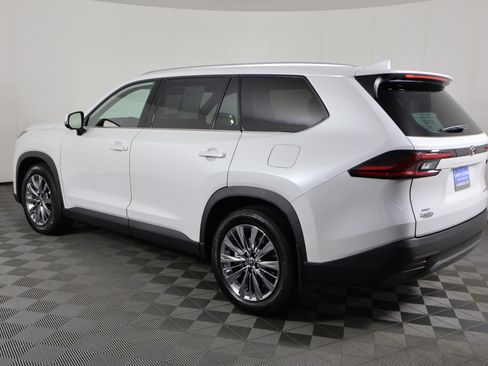 Used 2025 Toyota Grand Highlander Platinum image 8