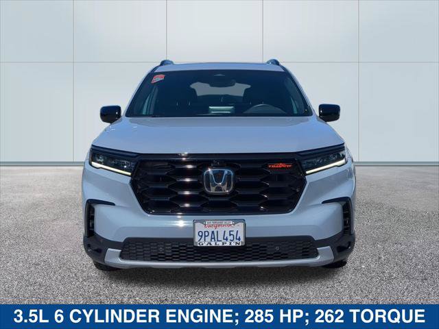 Used 2025 Honda Pilot TrailSport image 8