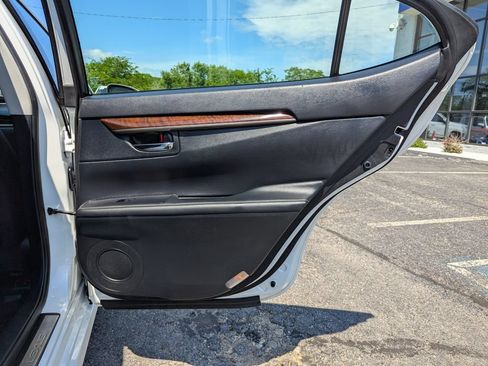Used 2015 Lexus ES 350 FWD image 36