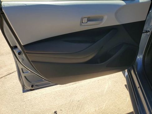 Used 2025 Toyota Corolla LE image 13