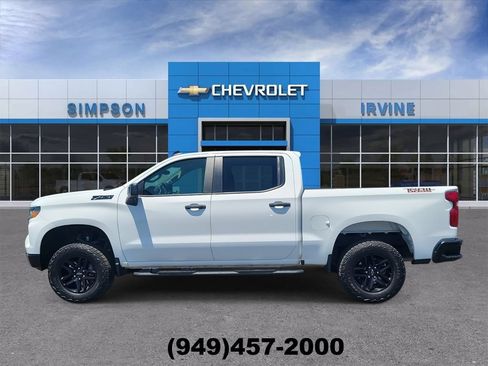 Used 2023 Chevrolet Silverado 1500 Custom Trail Boss w/ LPO, Dark Essentials Package AWD/4WD image 5