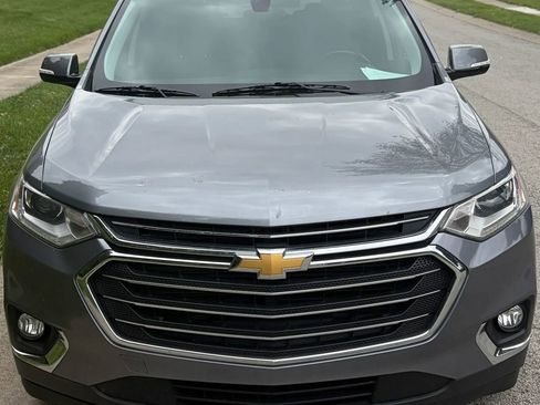 Used 2019 Chevrolet Traverse LT FWD image 2