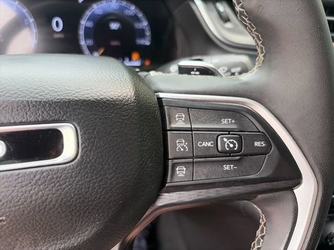 Used 2025 Jeep Grand Cherokee Laredo X w/ MOPAR Finishing Package AWD/4WD image 27
