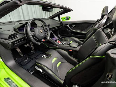 Used 2021 Lamborghini Huracan EVO RWD image 33
