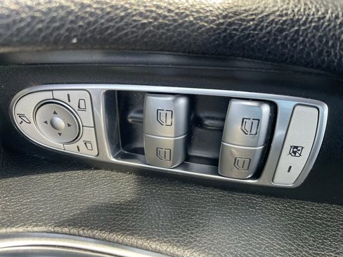 Used 2019 Mercedes-Benz E 300 4MATIC image 11