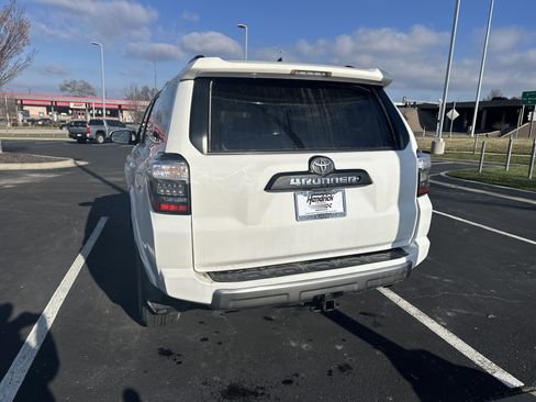 Used 2019 Toyota 4Runner TRD Off-Road Premium image 9