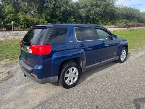 Used 2010 GMC Terrain SLE FWD image 4