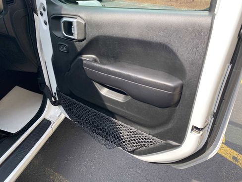Used 2018 Jeep Wrangler Unlimited Sport S AWD/4WD image 29