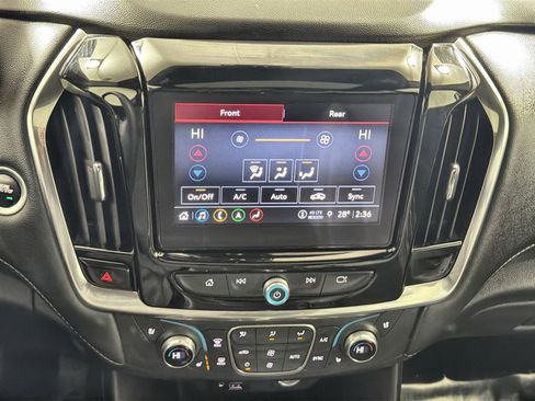 Used 2023 Chevrolet Traverse Premier image 21