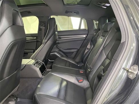 Used 2023 Porsche Panamera 4 Platinum Edition image 19