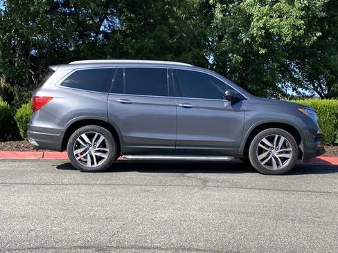 Used 2018 Honda Pilot Elite image 2