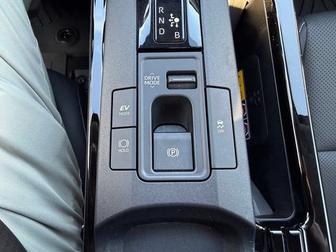Certified 2024 Toyota Prius Limited w/ Limited Premium Package FWD image 22